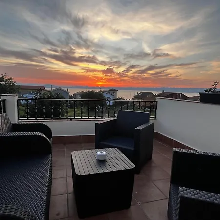 Luminosa Casa En Апартаменты Педренья