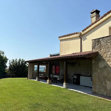 Luminosa Casa En Appartement Pedreña